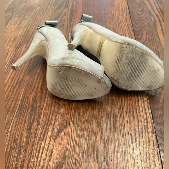 Bow heels - Picture 4 of 4